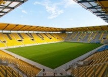 Zweite: Im Stadion gegen Bonn